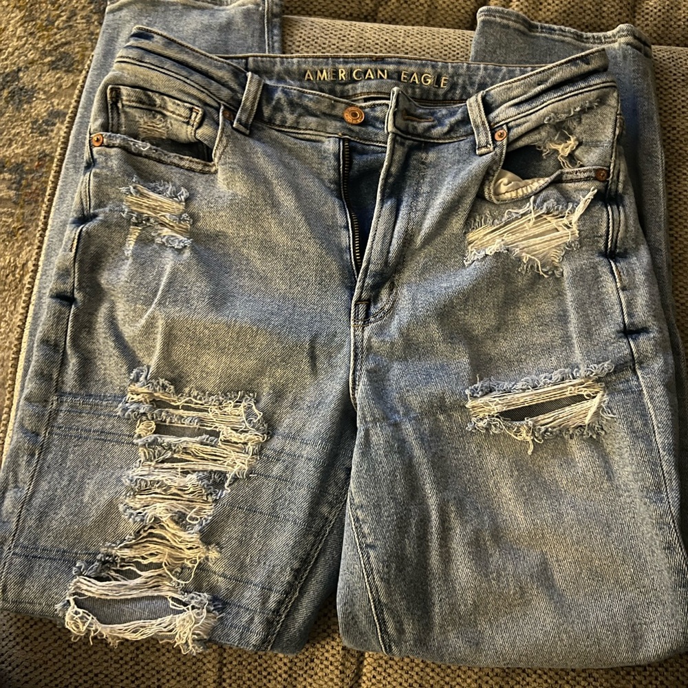 American Eagle Outfitters Regular “Mom Jean”distressed stretch.
